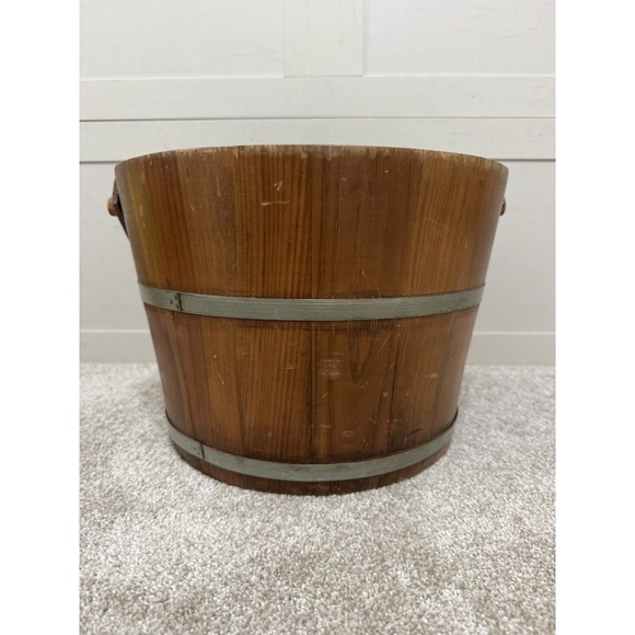 Antique PRIMITIVE Vintage Wooden Bucket w/ Swing Handle 2 Metal Bands Christmas - Picture 4 of 8